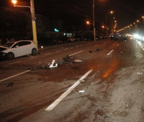 Carambol lângă restaurantul Sabroso din Mamaia: şoferul unui taximetru a băgat patru persoane în spital!